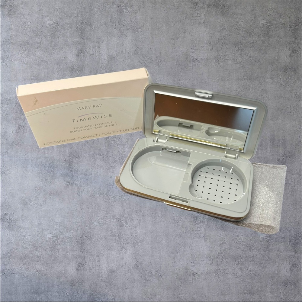 Mary Kay TimeWise Foundation Compact 8100 Gold Grey NEW Refillable Case
